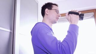 XES - Patryk kręci porno