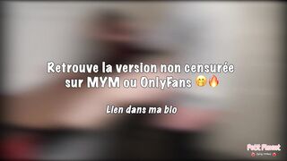 Je me masturbe en exhibe dans mon garage, un inconnu vient me baiser