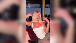Sexy Blonde Hot Gym Session