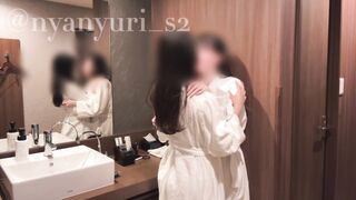 【素人レズビアン】彼女と洗面所で・・・bathroom with my girlfriend...女同 Lesbian【百合】